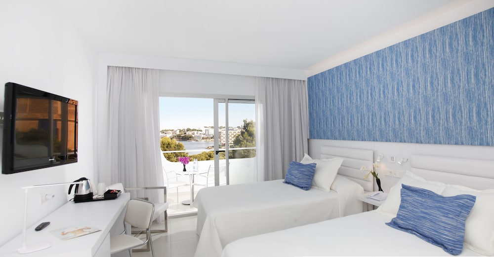 Comfort Room, Partial Sea View (Mare or Panoramic Building)