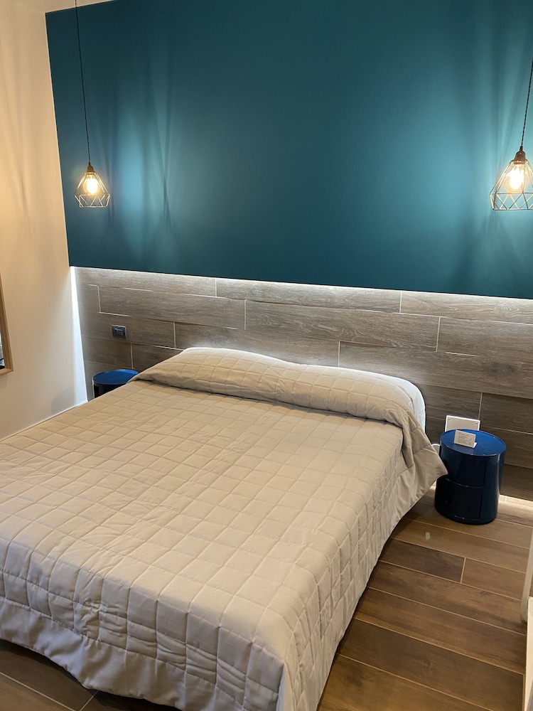 Double Room - Photo 5