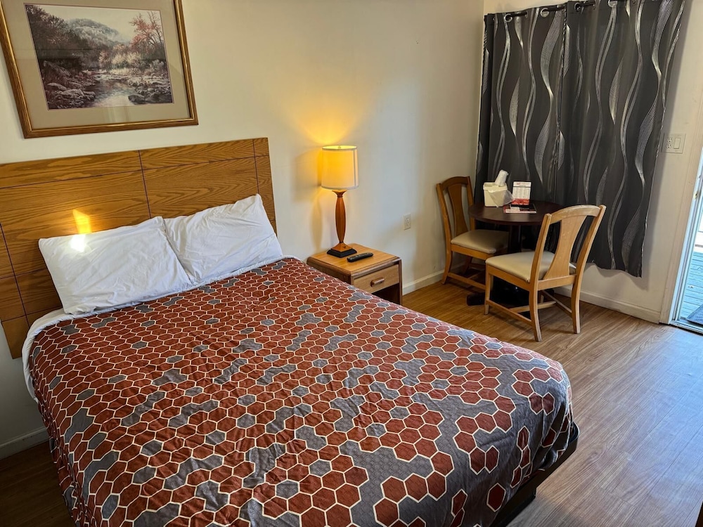 Room, 1 Queen Bed, Non Smoking photo 2