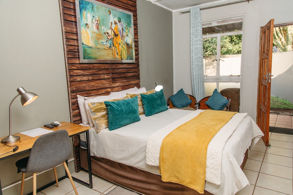 Double Room - Photo 2