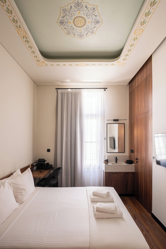 Deluxe Double Room, 1 Queen Bed, Non Smoking, City View