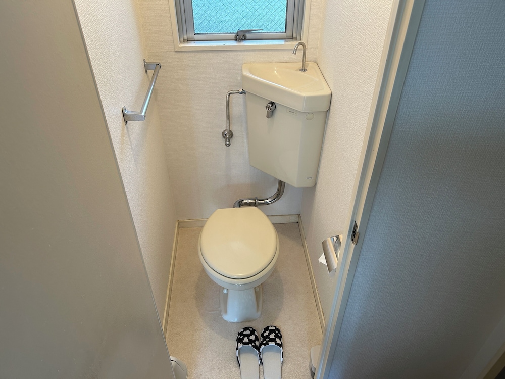 Standard Room, Non Smoking (202) - Photo 23