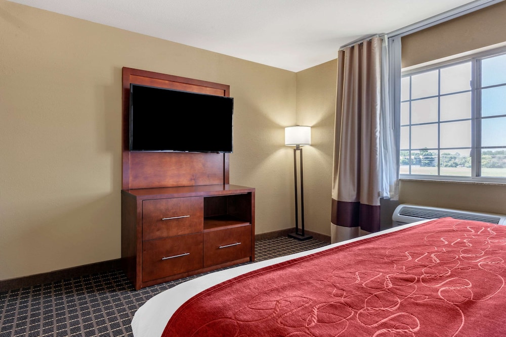 Suite, 1 King Bed with Sofa bed, Jetted Tub photo 2