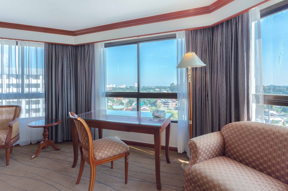 Junior Suite, 1 King Bed - Photo 5