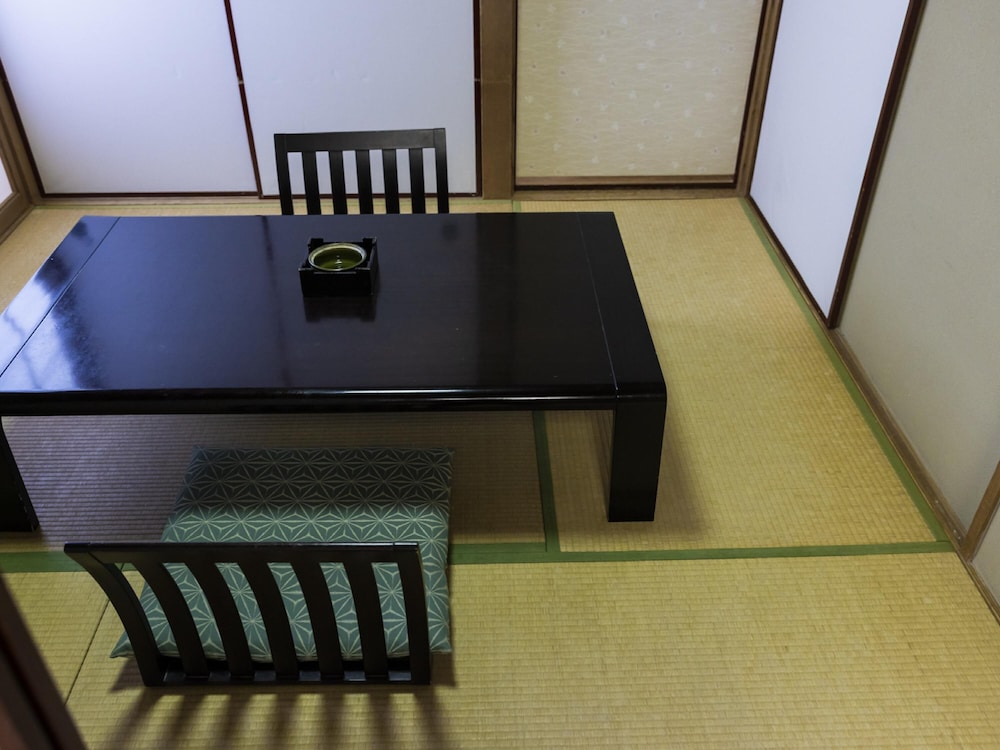 Traditional Room, Non Smoking - Photo 8