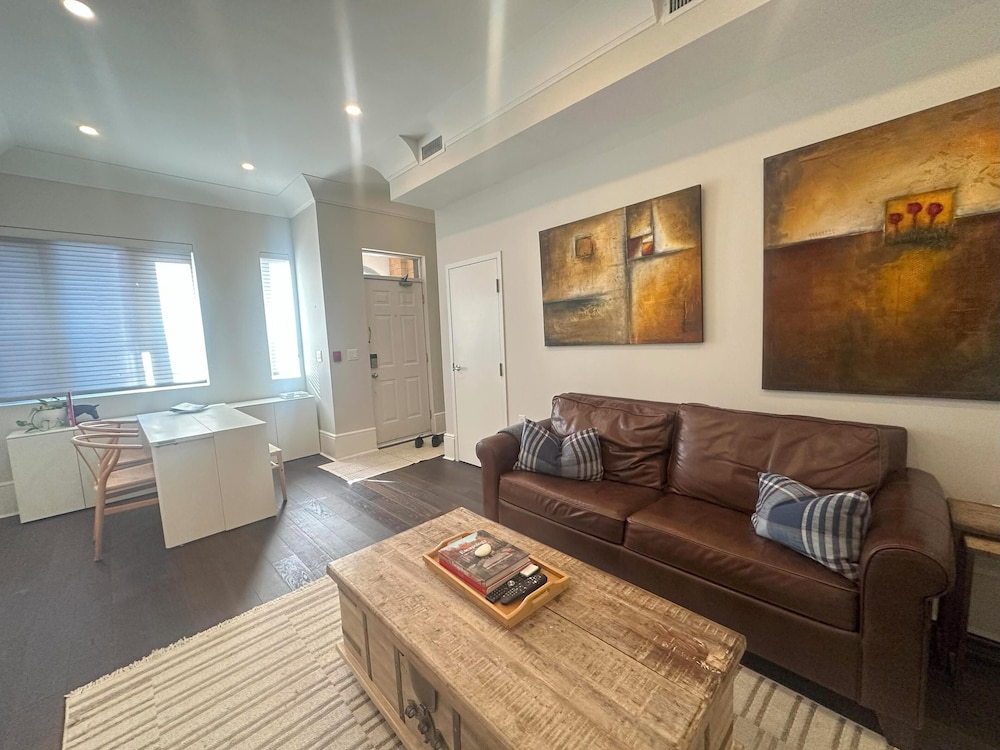 Luxury Apartment, City View