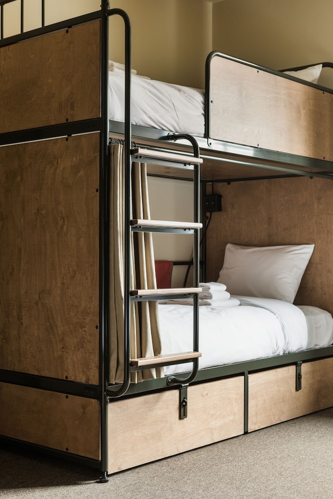 Basic Quadruple Room, Multiple Beds, Shared Bathroom (Small Bunk Room)