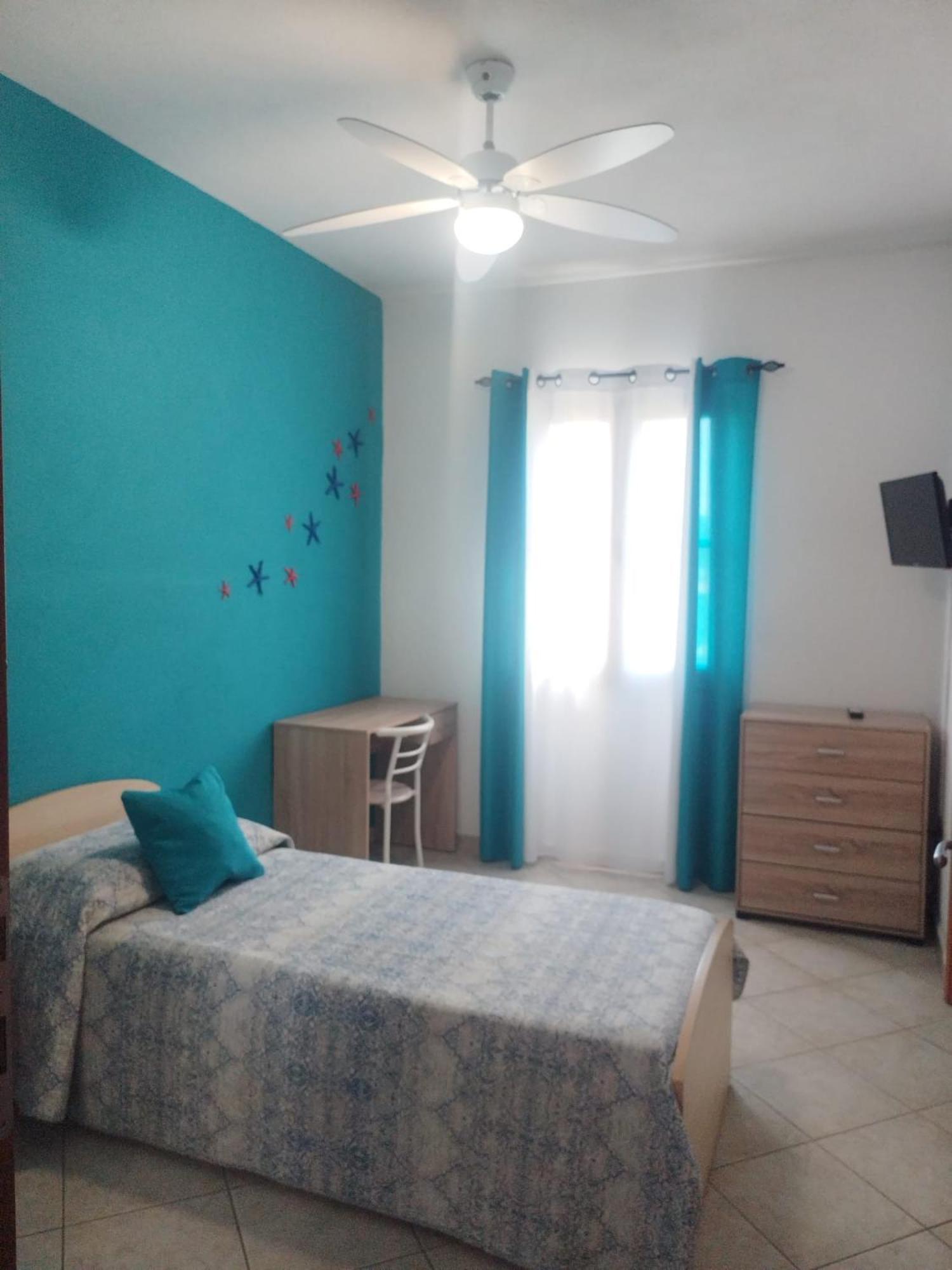 Single Room with Private Bathroom photo 1
