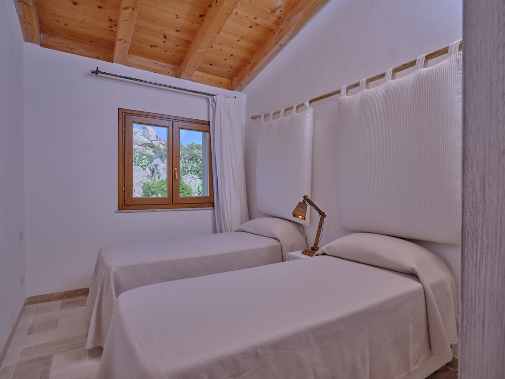 Apartment, 2 Bedrooms, Annex Building photo 1