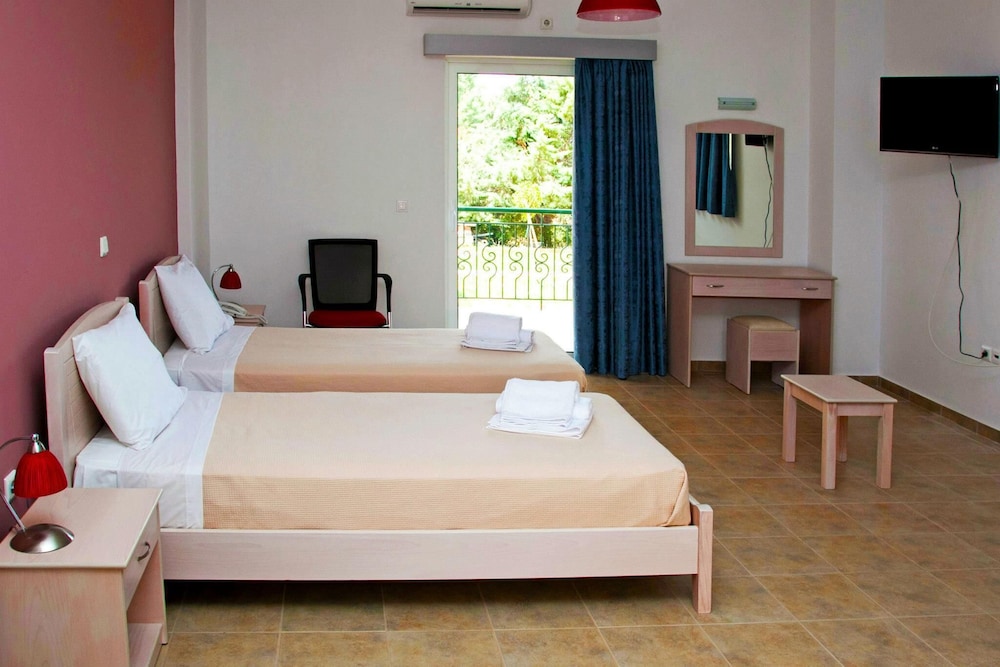 Classic Double or Twin Room photo 3