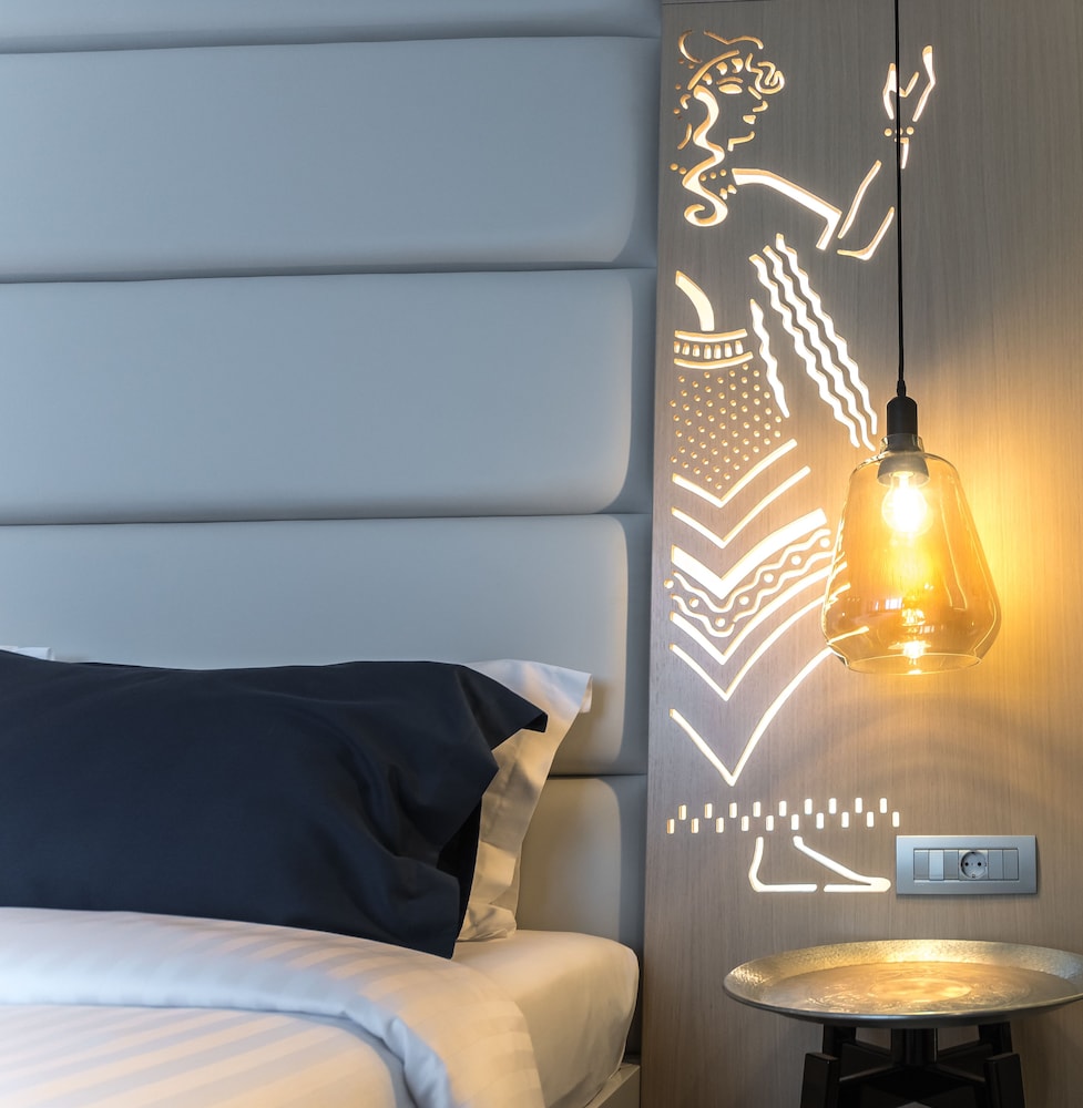 Junior Suite, 1 King Bed, Partial Sea View (Ariadni) photo 2