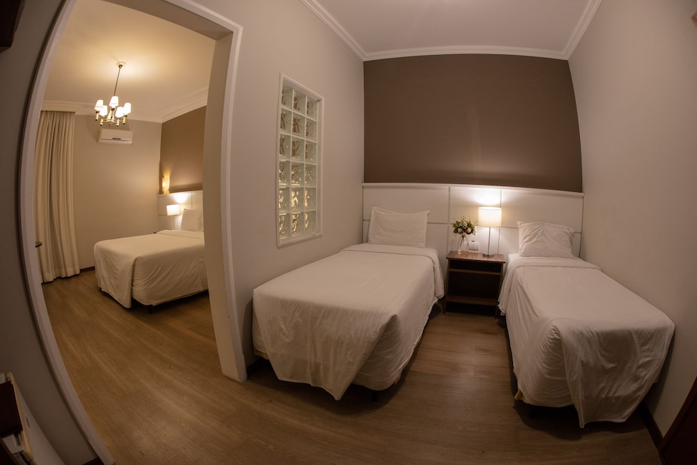 Family Quadruple Room, Air conditioning, City View - Photo 5