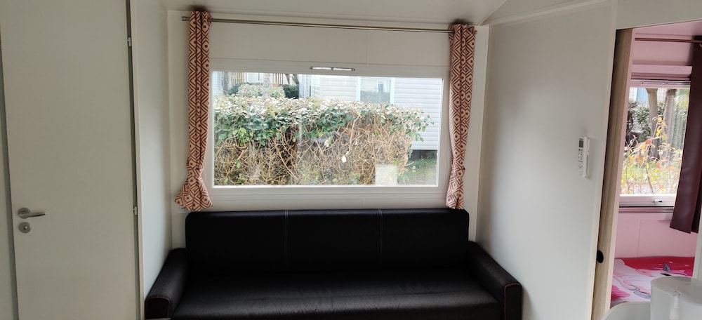 Traditional Bungalow, Ensuite photo 3