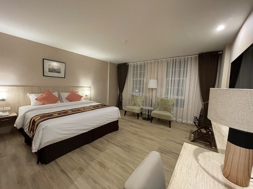 Superior Room, 1 King Bed