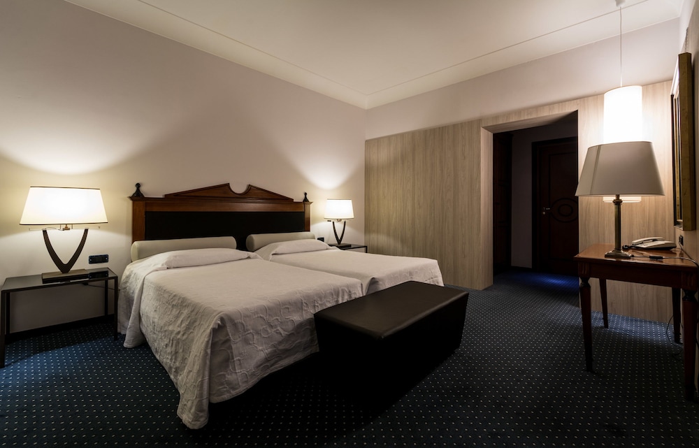 Superior Double or Twin Beds - Photo 6