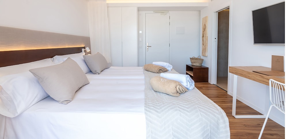 Deluxe Double Room, Terrace - Photo 4