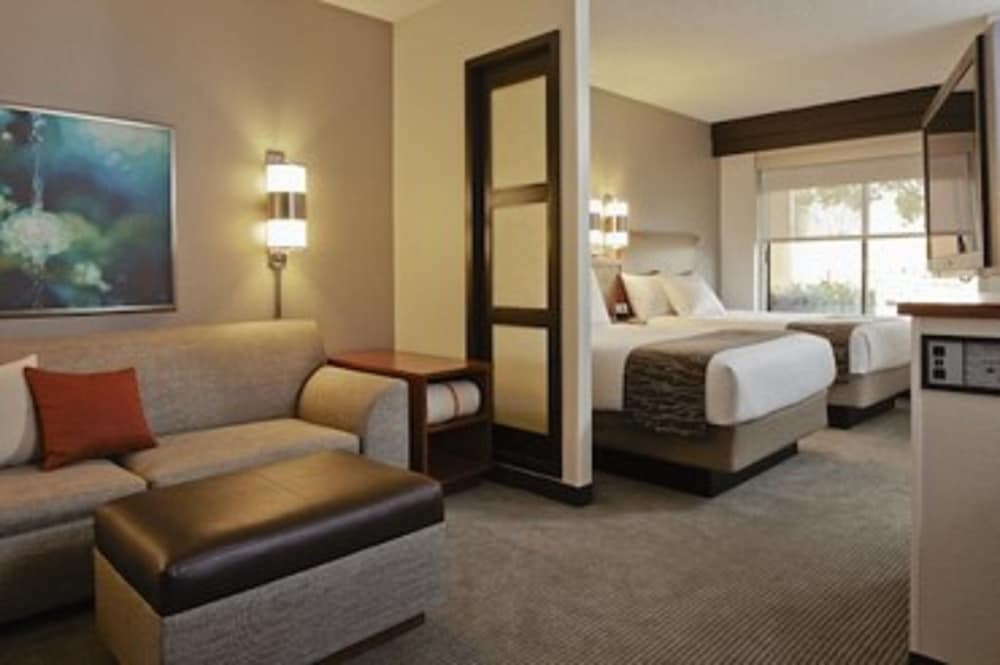 Room, Multiple Beds (High Floor) photo 1