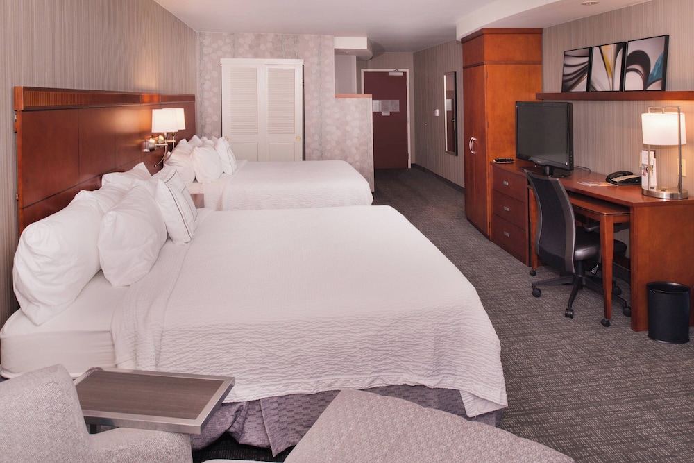 Room, Multiple Beds - Photo 1