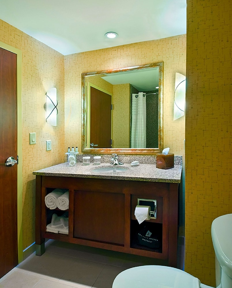 Suite, Two Queen Beds, Non-Smoking - Photo 6