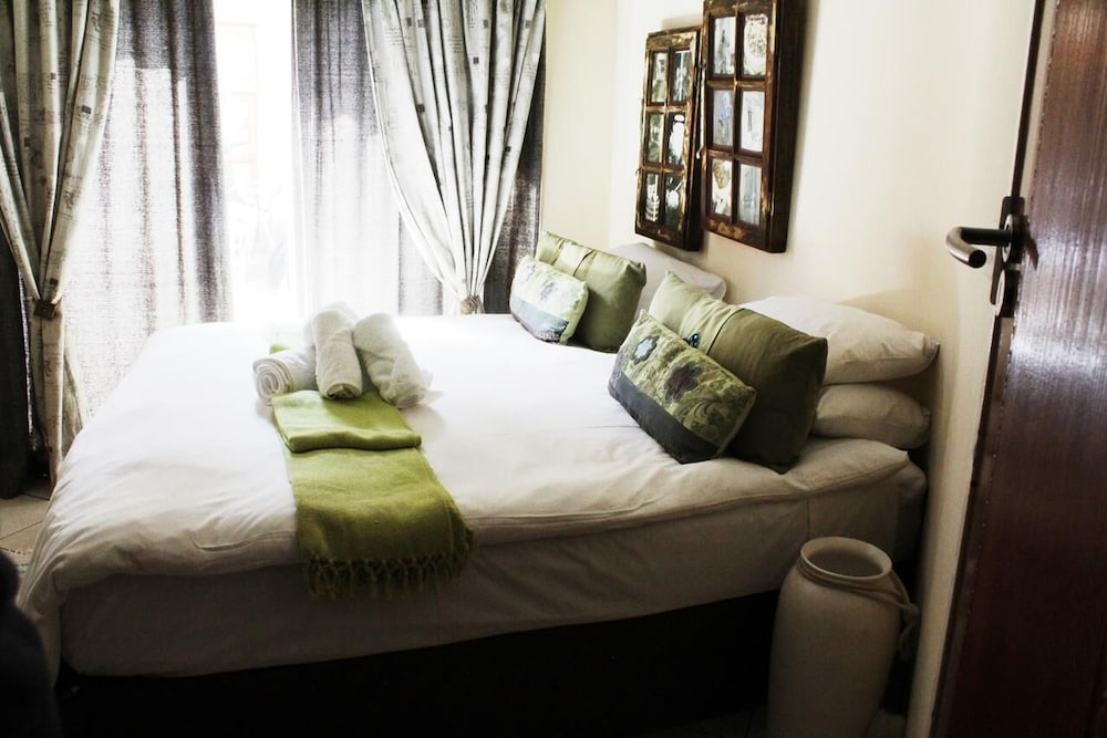 Basic Double Room photo 2