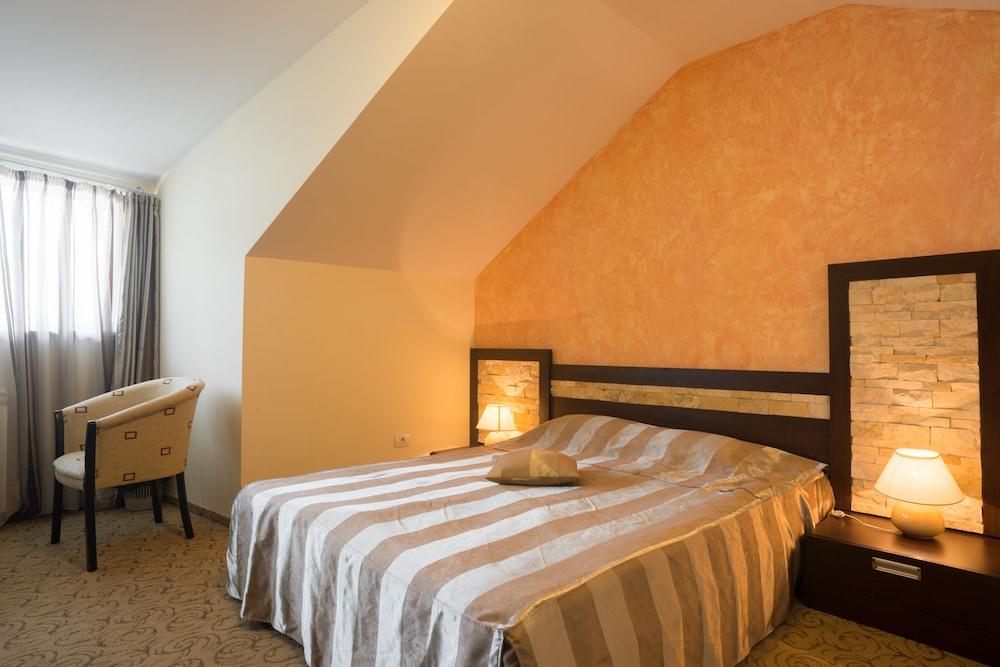Standard Double or Twin Room photo 2