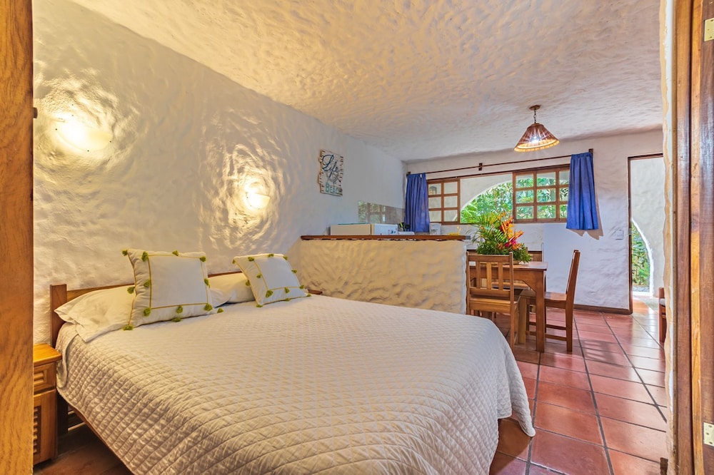 Studio, Multiple Beds, Kitchen, Beachfront