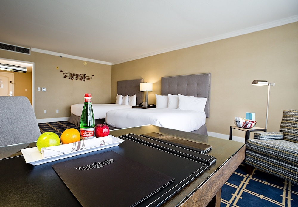 Deluxe Room, 2 Queen Beds photo 3