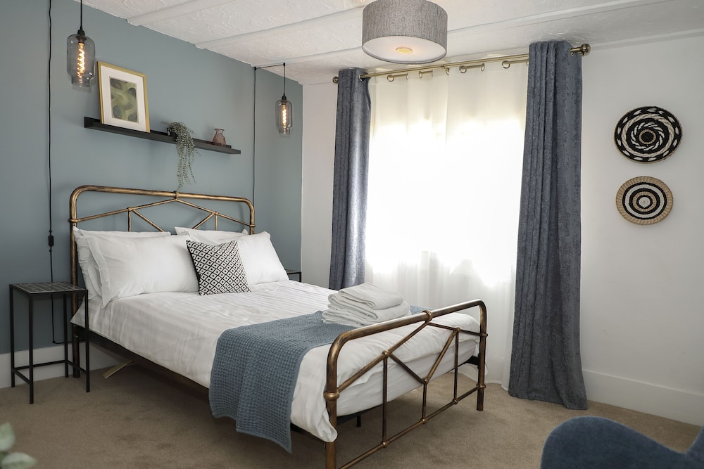 The Farmhouse Room photo 1