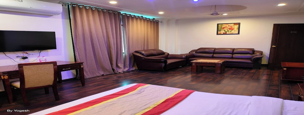 Suite Room - Photo 1