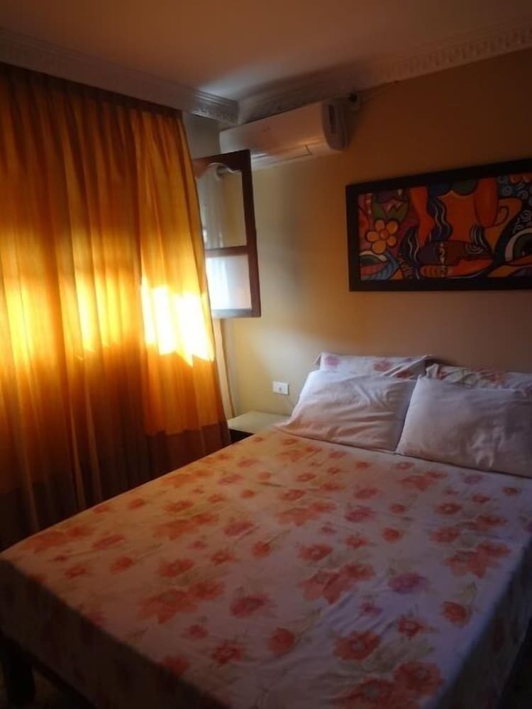 Single Room (Air Aconditioning)