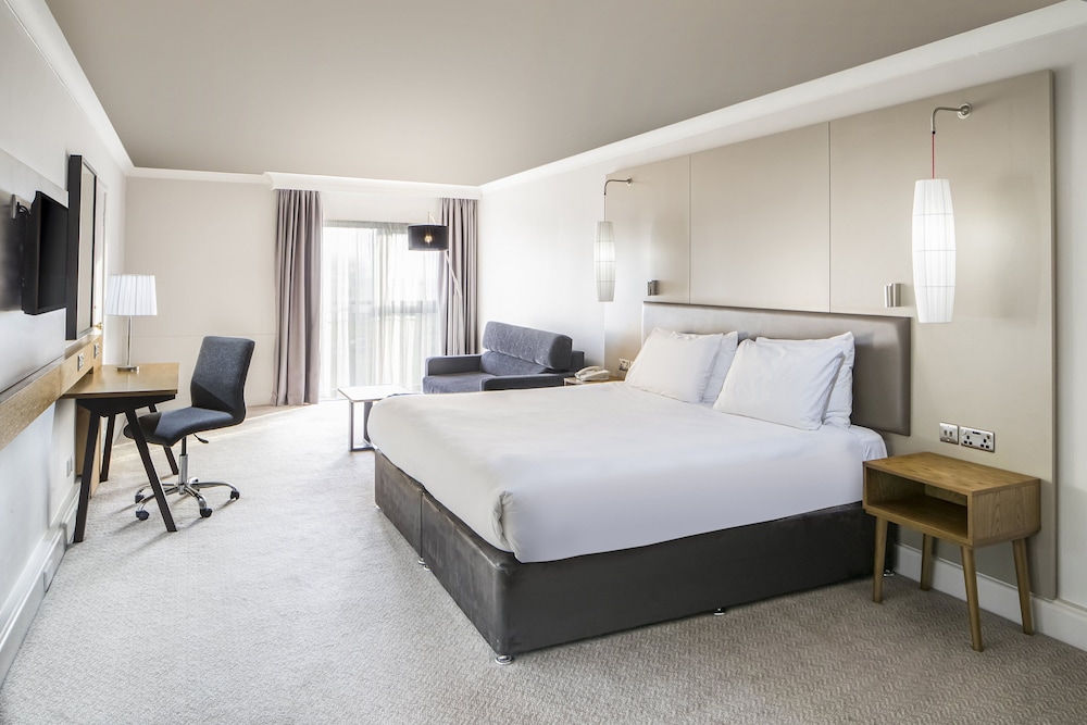 Premium Room, 1 King Bed, Business Lounge Access, Sea View - Photo 3