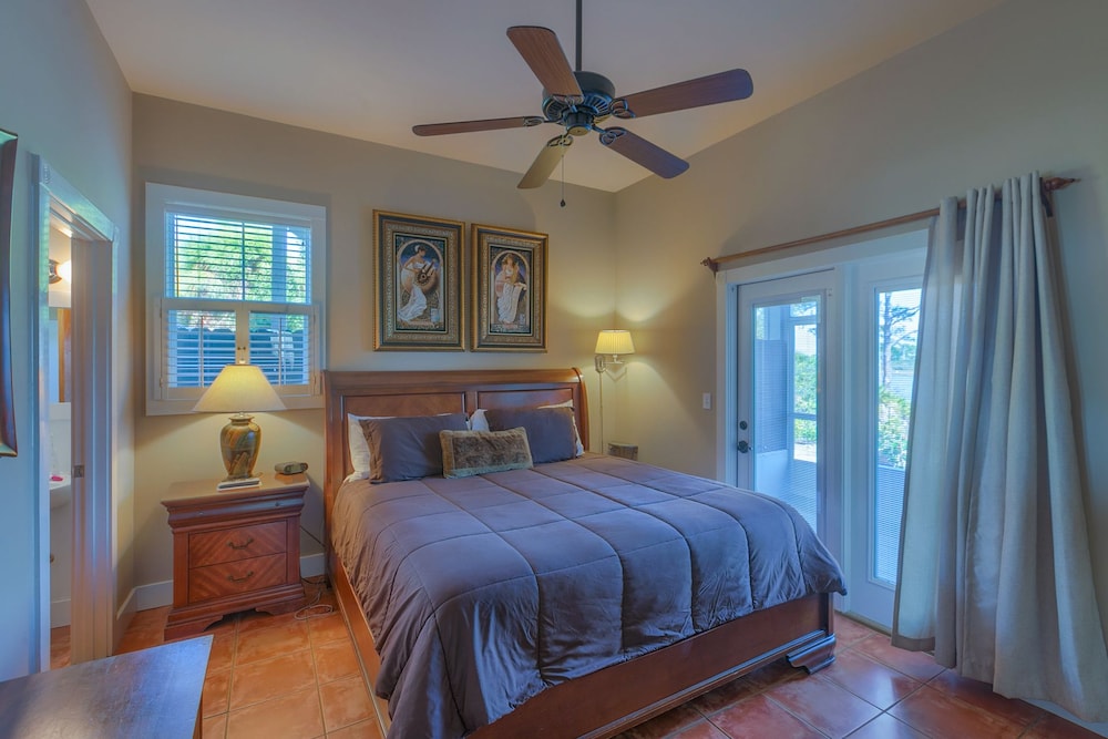Standard Double Room, 1 King Bed, Ensuite, Bay View (Scallop Shell) photo 1