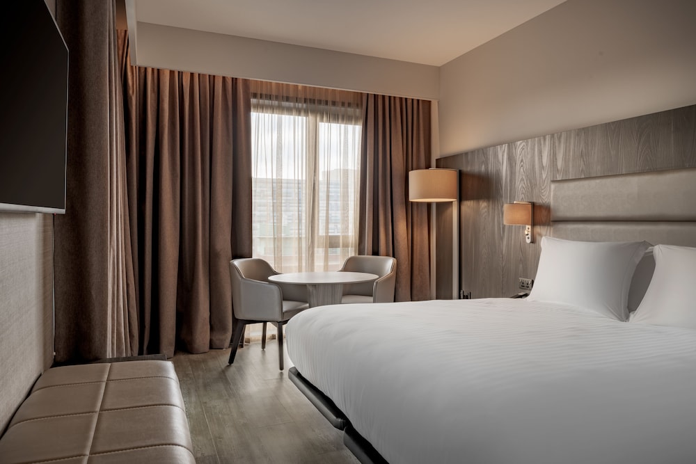 Superior Room, 1 King Bed photo 2