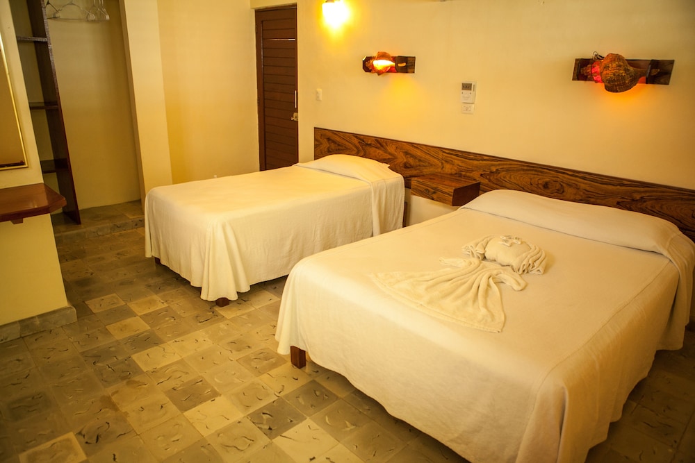 Double Room Lagoon View with Air Conditioning - Photo 2