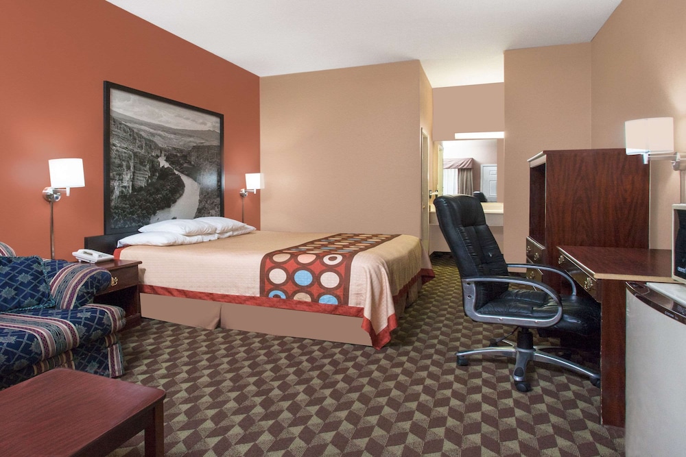 Upgraded, Standard Room, 1 King Bed photo 2