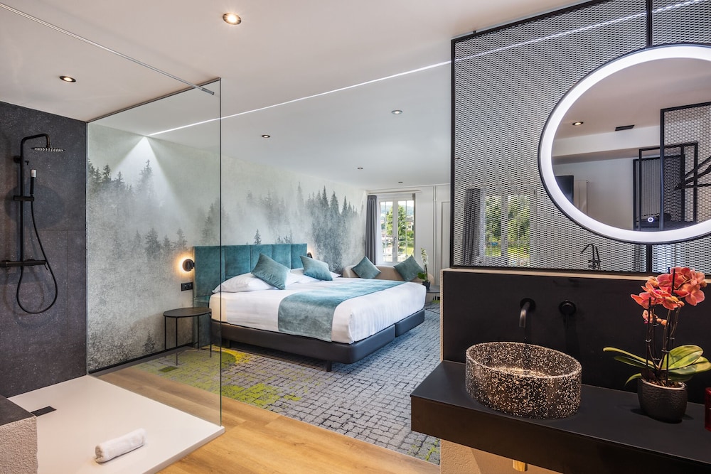 Suite, River View
