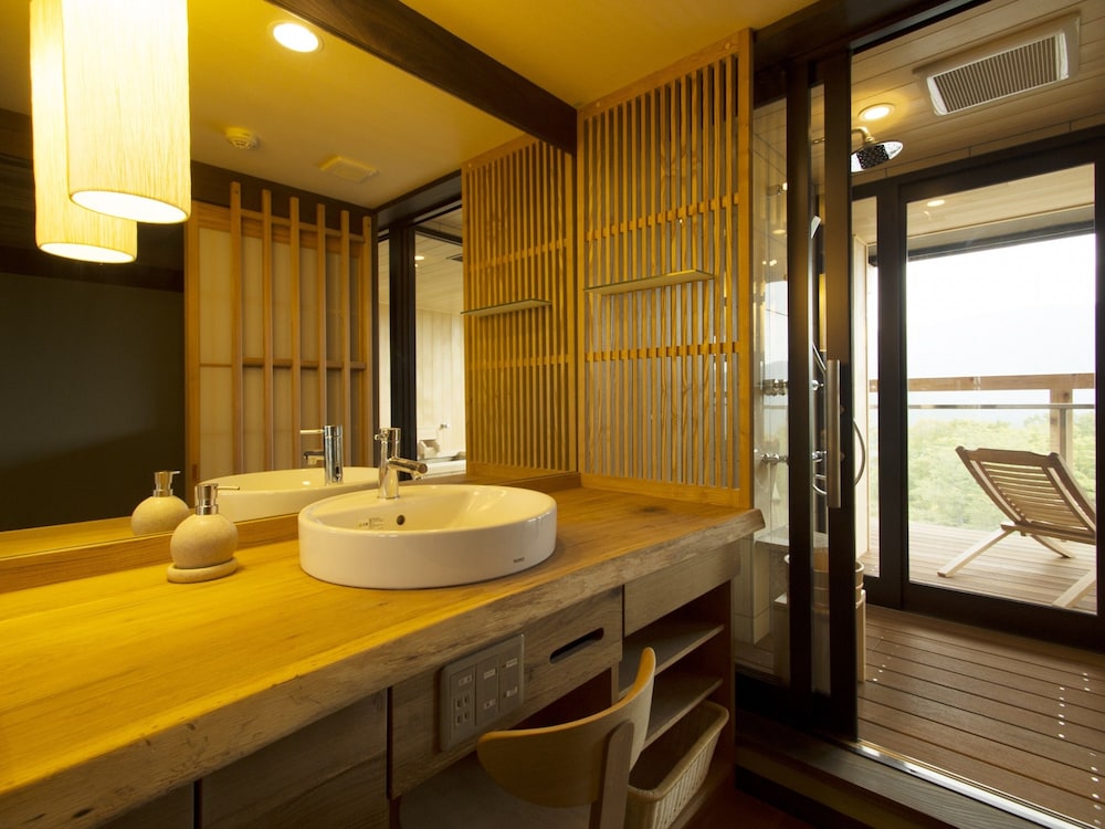 Standard Twin Room with Japanese Breakfast, Check-in only between 3pm-6pm, Non Smoking photo 2