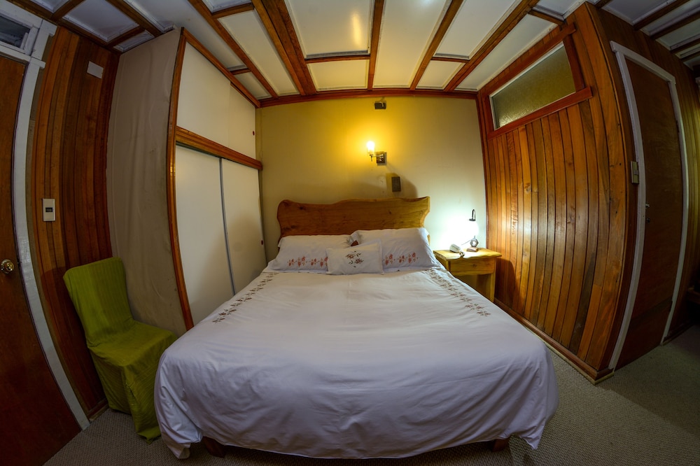 Standard Double Room, 1 Double Bed, Private Bathroom photo 3