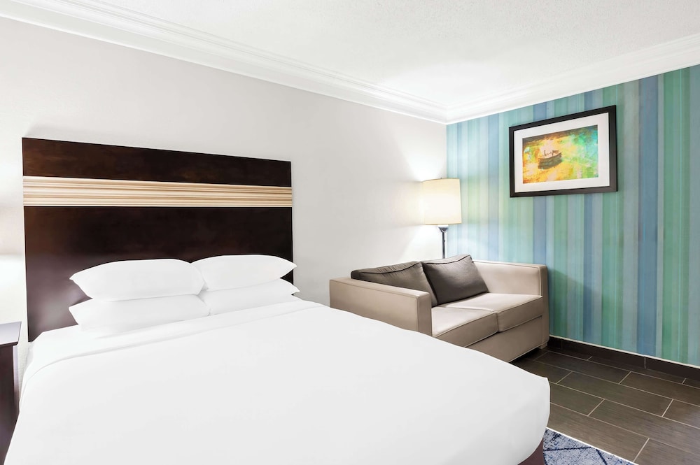 Suite, 2 Queen Beds, Accessible, Bathtub (with Sofabed) - Photo 3