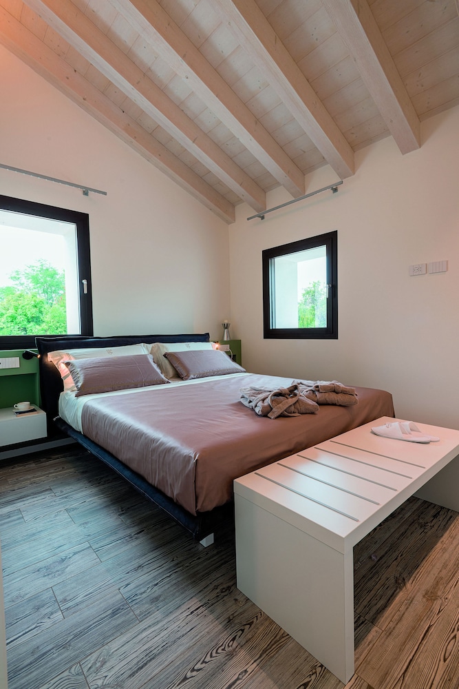 Luxury Condo photo 1