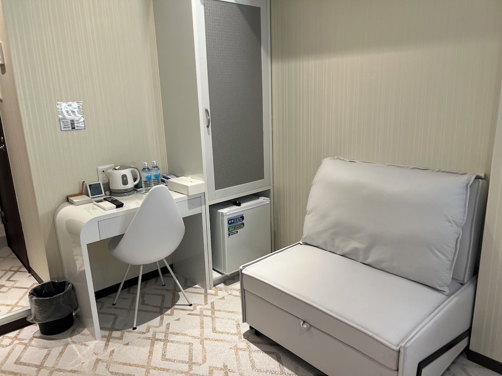 Basic Triple Room photo 2