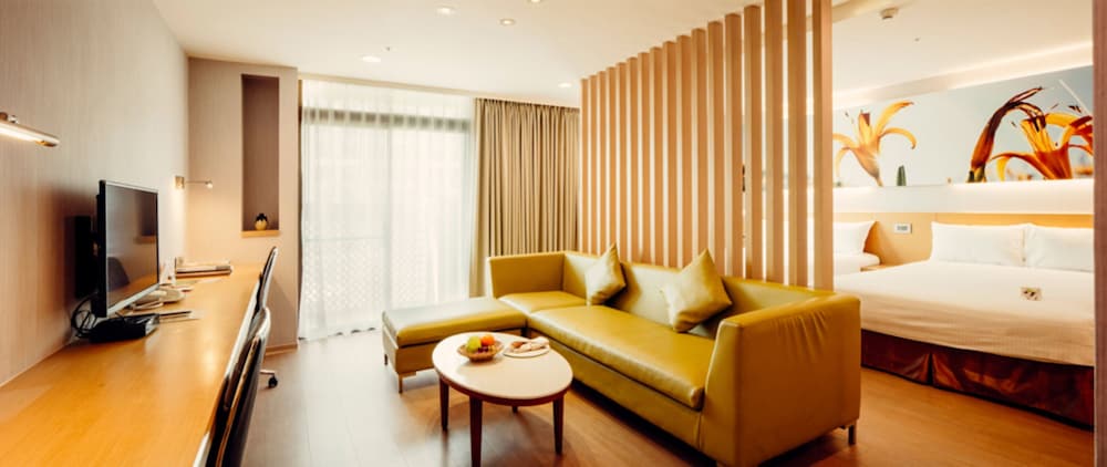 Business Suite, 2 Double Beds photo 1