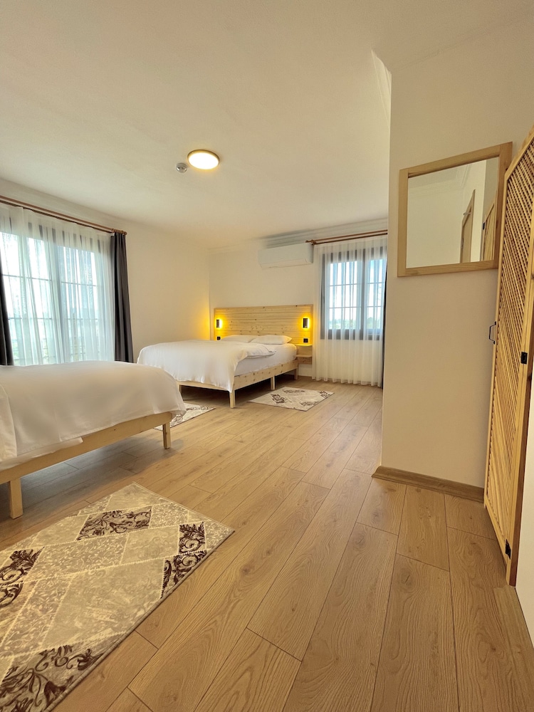 Standard Triple Room - Photo 21