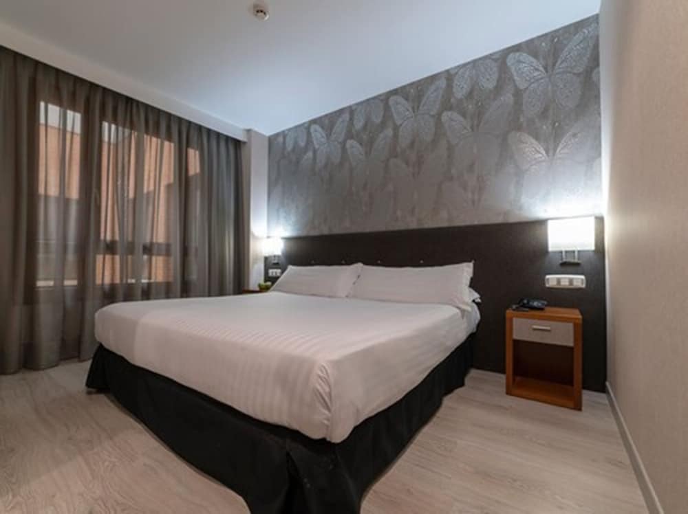 Room (Habitacion Deluxe Doble) - Photo 3