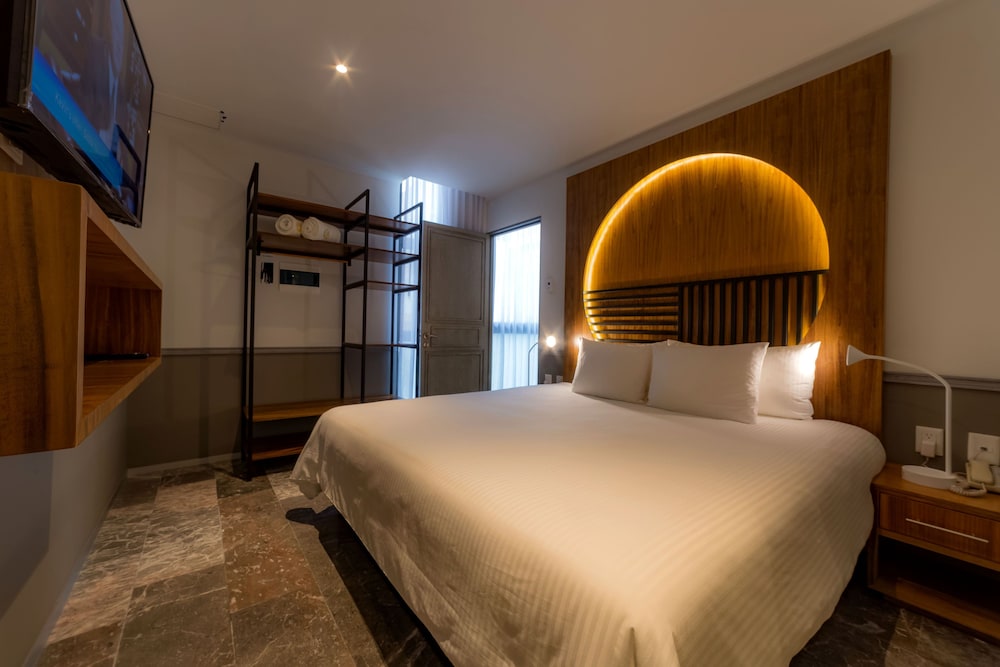 Deluxe Room - Photo 1