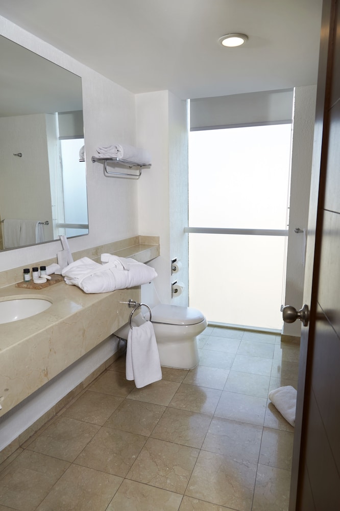 Executive Suite, 2 Double Beds (2 camas matrimoniales) - Photo 4
