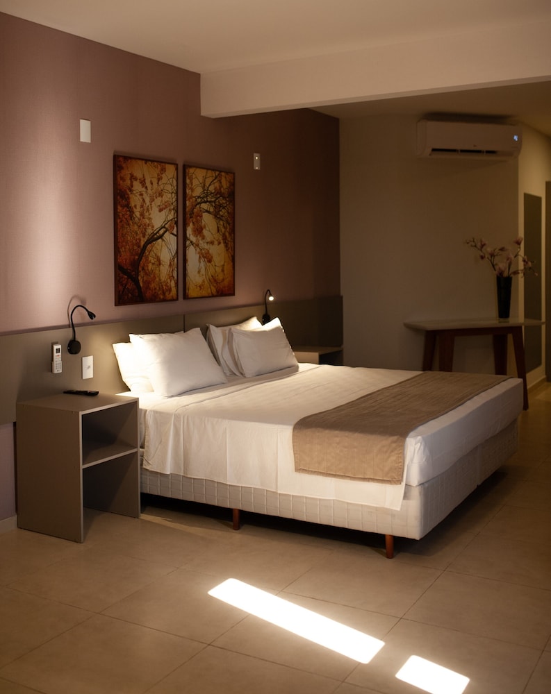 Deluxe Room - Photo 3