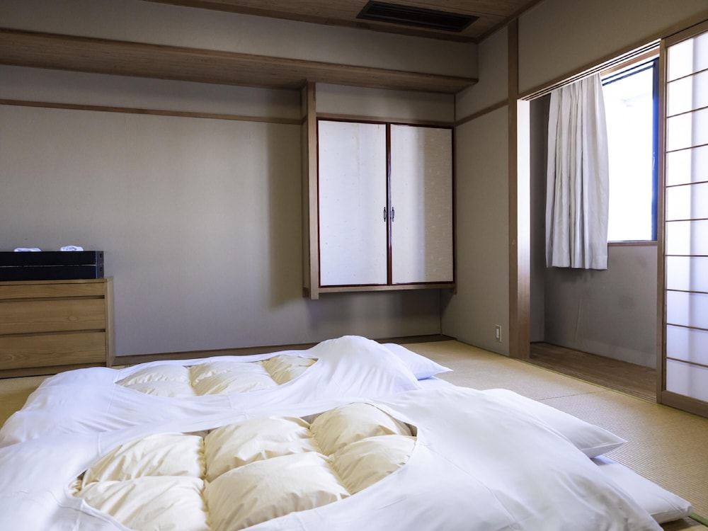 Traditional Room, Non Smoking - Photo 2