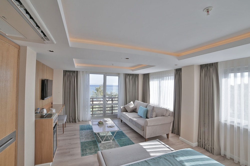 Suite, Sea View, Corner photo 3