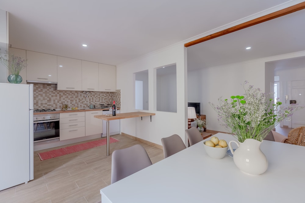 Apartment, 3 Bedrooms - Photo 27
